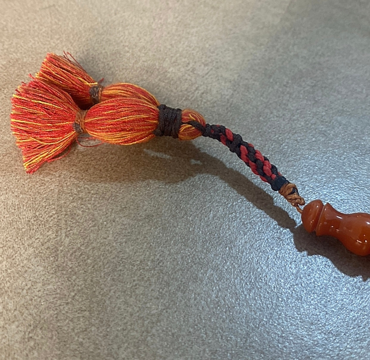 سبحة سندلوس قديم اكثر من ٢٠ سنة - سندلوس نقي متوفر قطعة واحدة S36