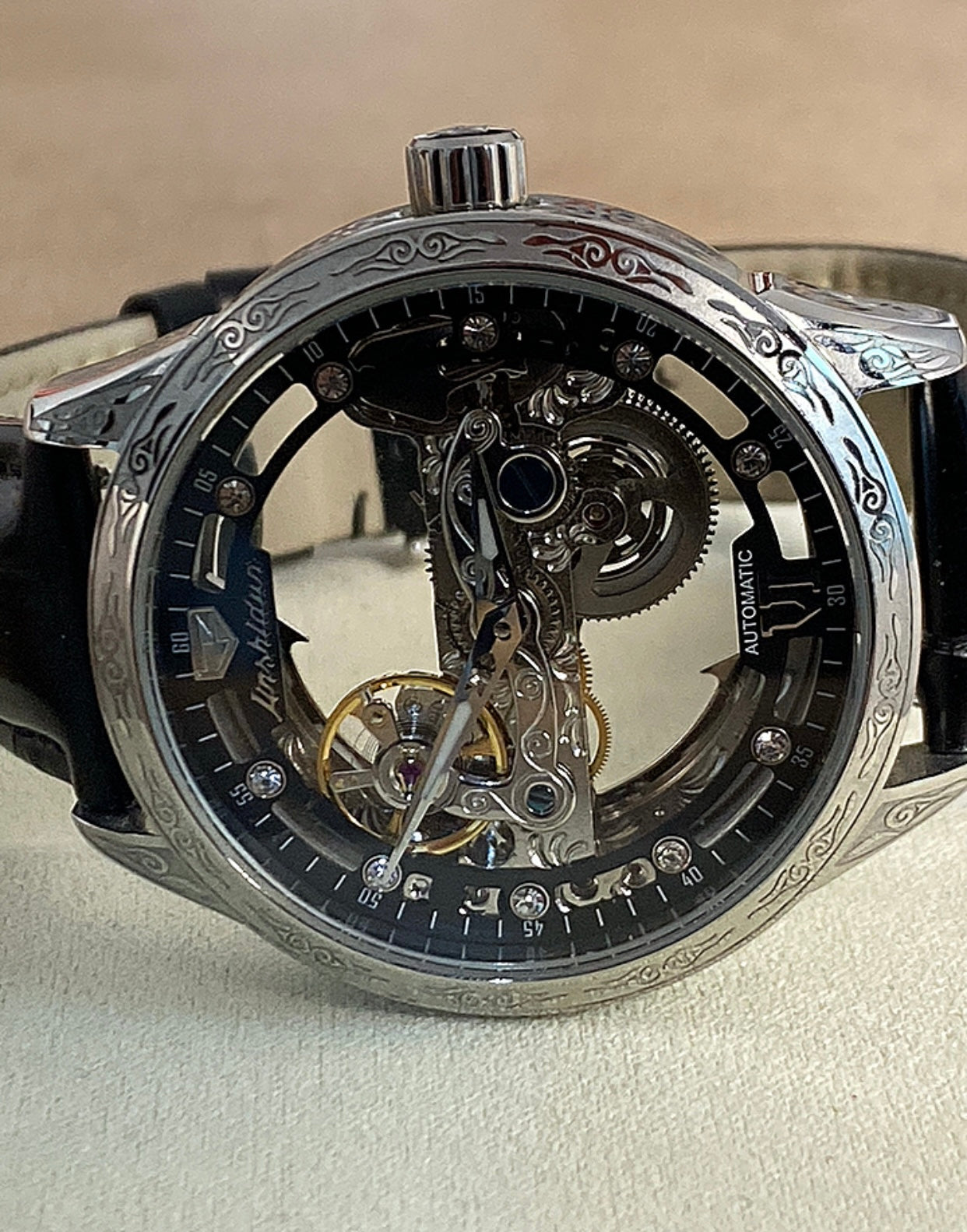 ساعه ليشيدون الفرنسية اصدار قبل سنة ٢٠٠٤ تم تبديل السير فقط بودي الساعة كامل اصلي