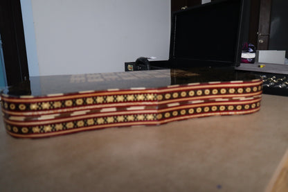 طاولي + شطرنج  زخرفة سوداء راقية صناعة يدوية - جنطة جلد فاخرة السعر بدون احجار شطرنج ٥٥٠ الف ومع احجار شطرنج ٦٥٠ الف