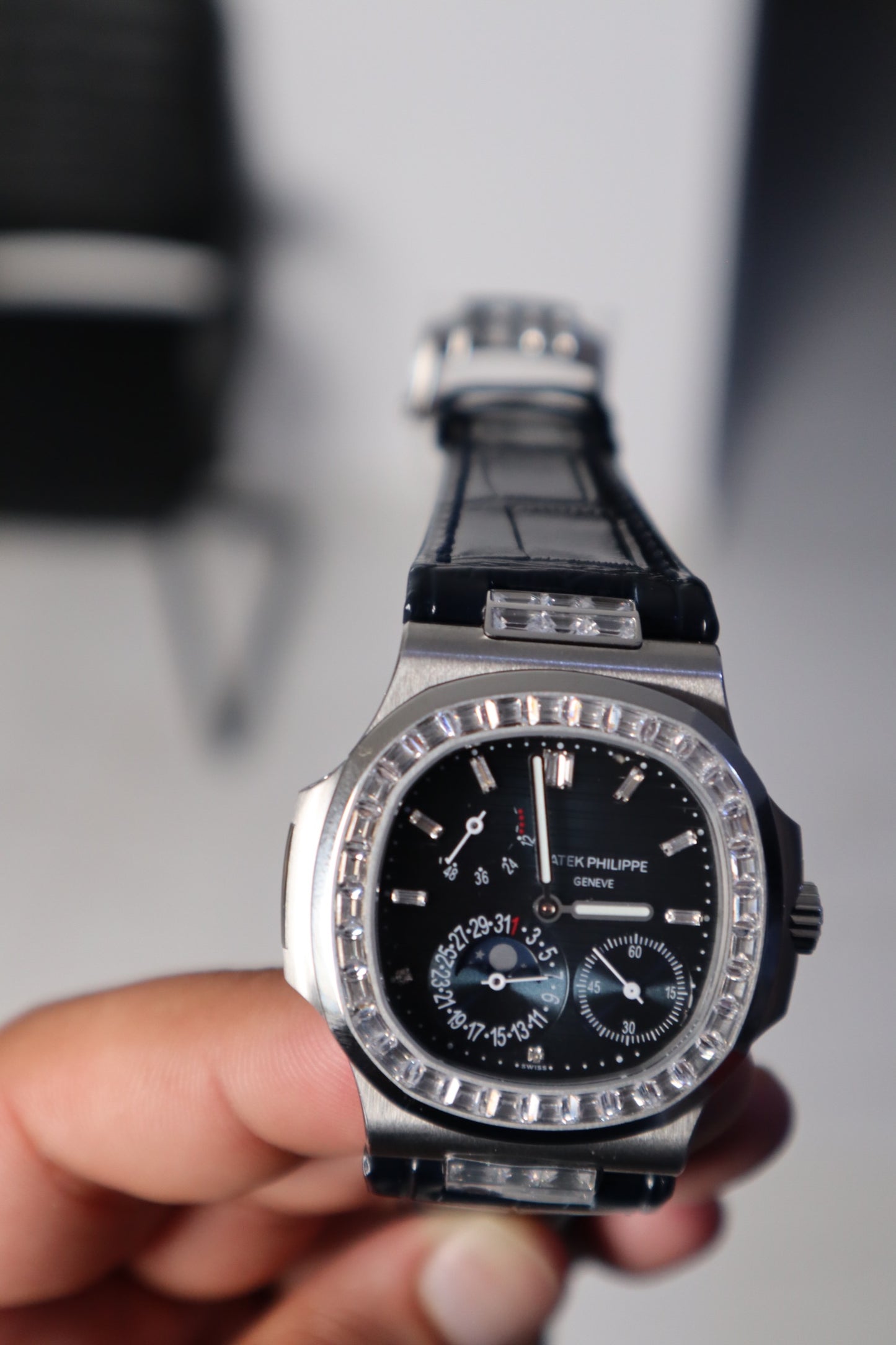 باتيك فيليب ٥٧١٢ - كلين طبق الأصل - حبة واحدة فقط