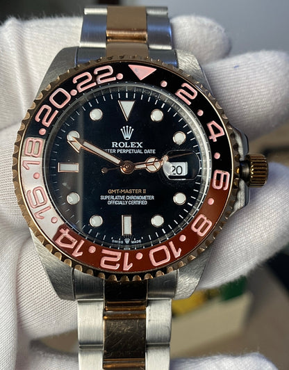 رولكس جي أم تي رووت بيير  اصدار ٢٠٢٤ جراند ماستر - مستعملة بحالة الجديد وياها حافظة جلد من رولكس