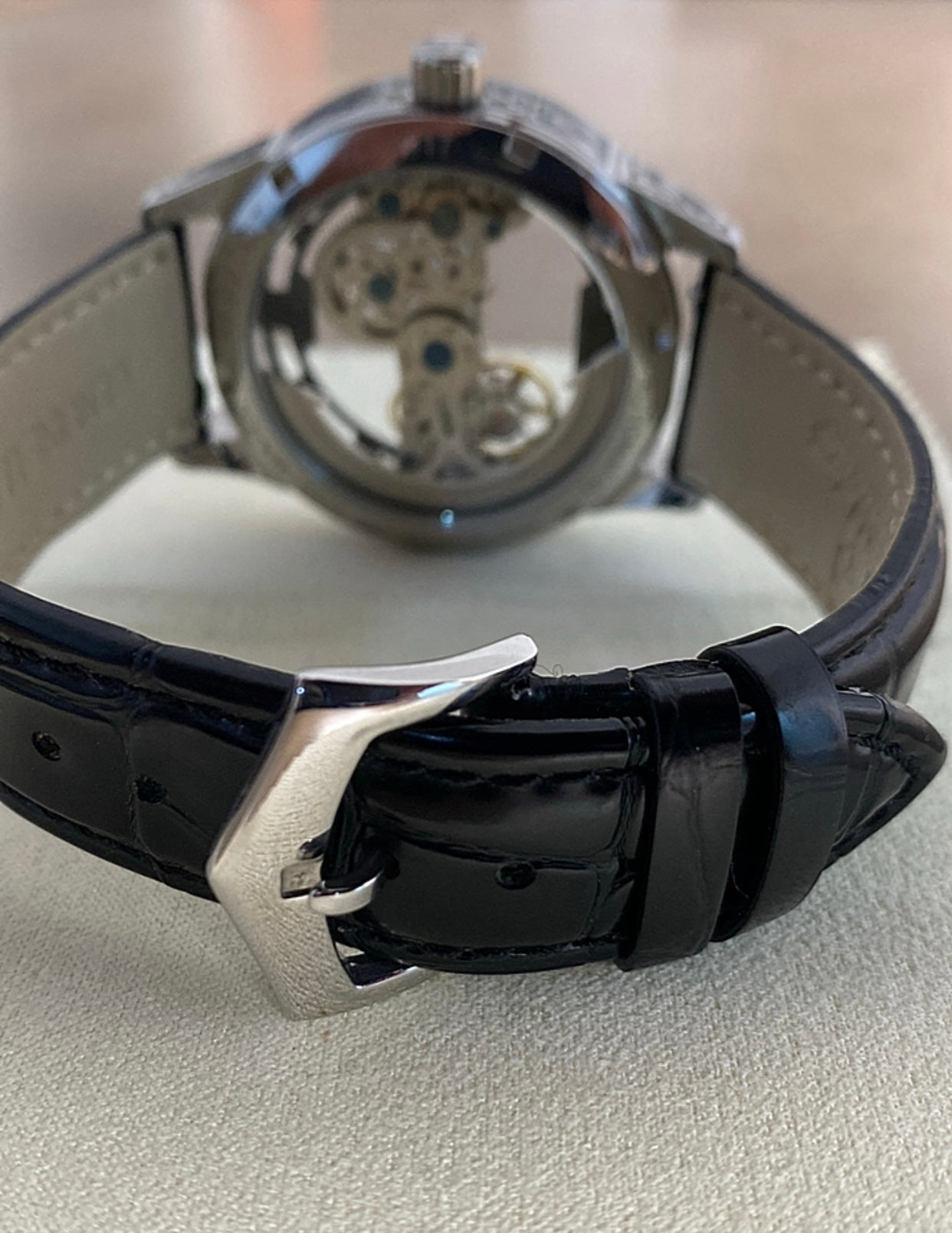 ساعه ليشيدون الفرنسية اصدار قبل سنة ٢٠٠٤ تم تبديل السير فقط بودي الساعة كامل اصلي