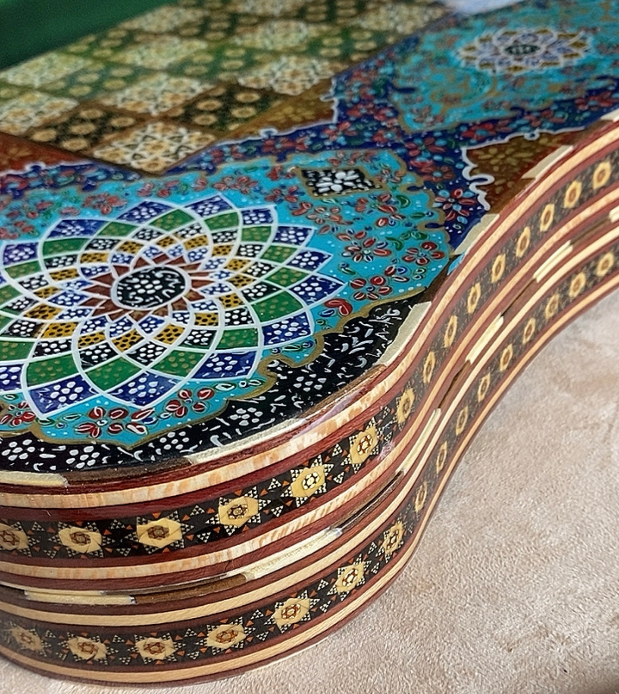 تحفة فنية صناعة يدوية - طاولي و شطرنج رسمة واحدة فقط يعني الحبة الوحيدة في العراق - احجار الطاولي و الشطرنج صناعة يدوي  بادق التفاصيل (t3)