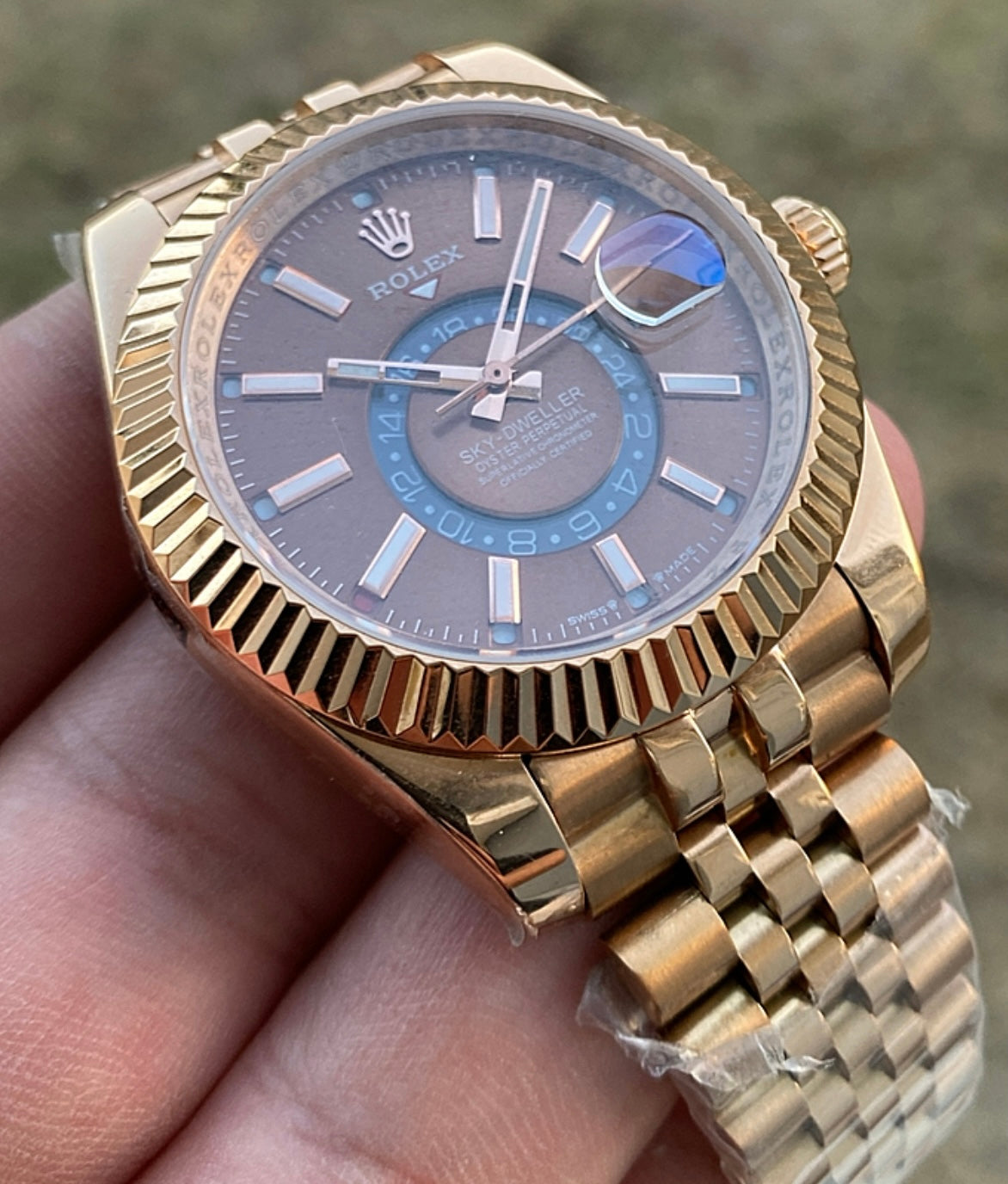 رولكس لاند دويلر روز جولد - جراند ماستر طبق الاصل بتعقيدة ال جي ام تي