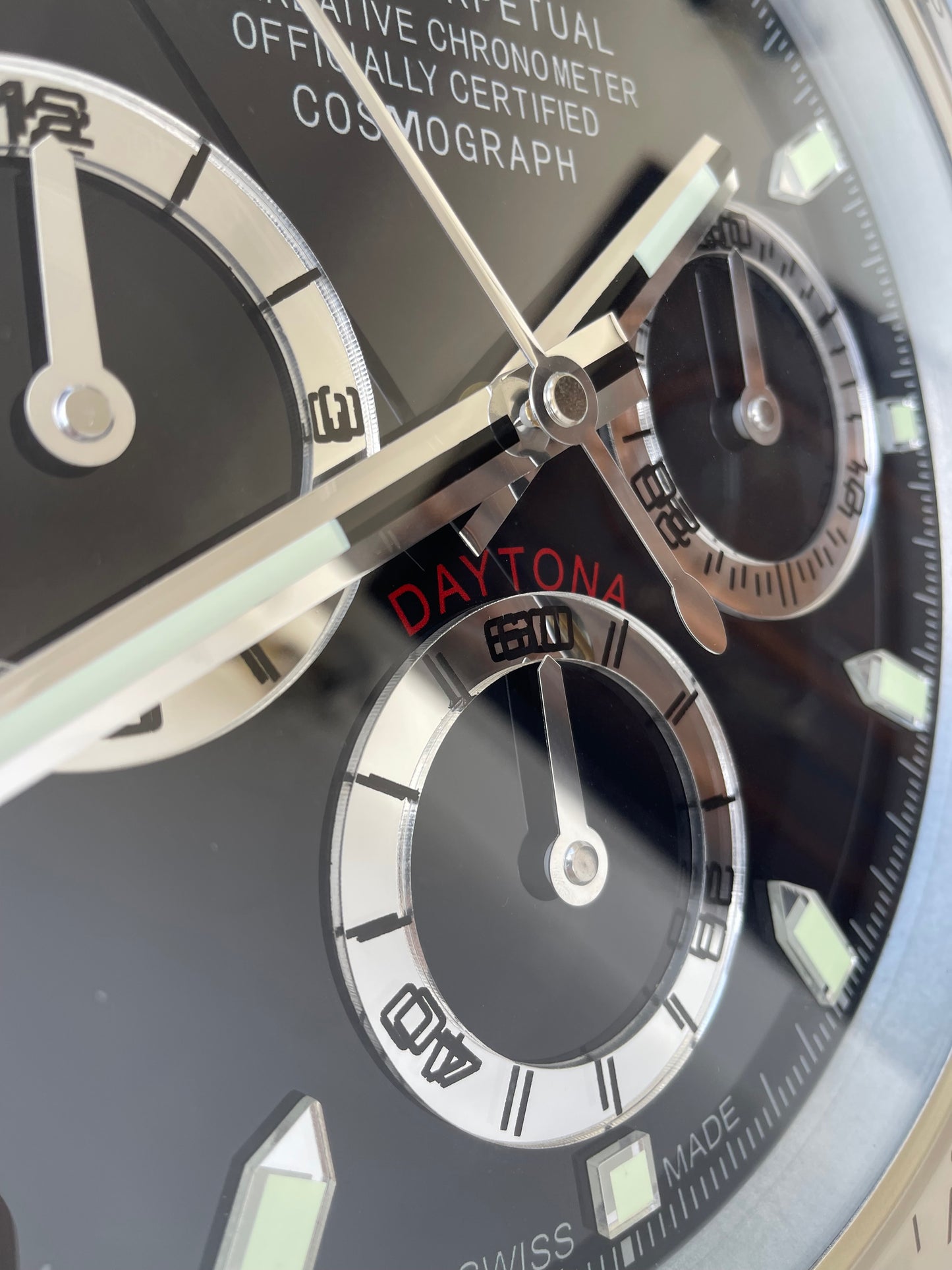 قسم رجال الأعمال ساعه حائط بتصميم رولكس دايتونا سلفر من الداخل اسود