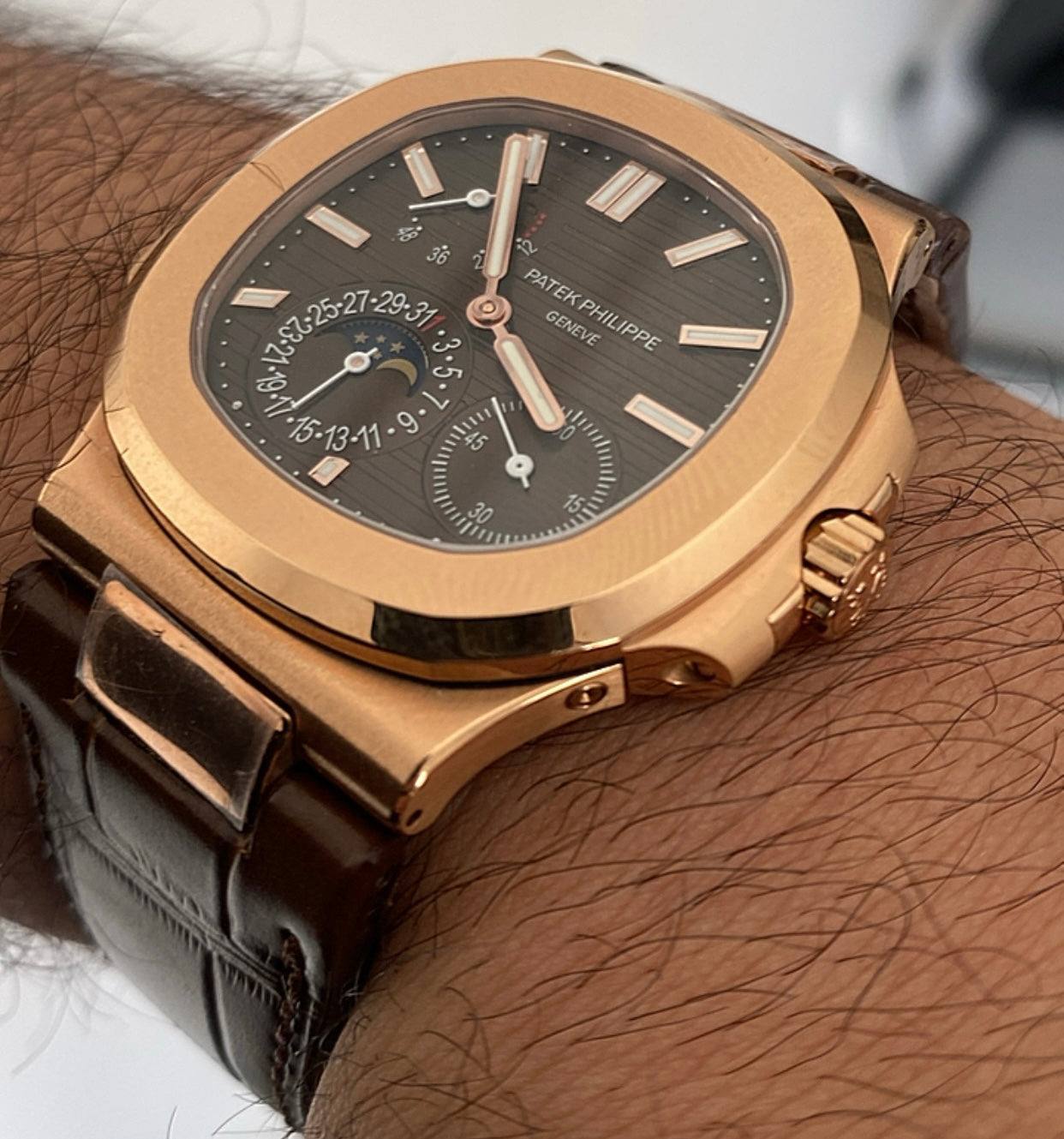 باتيك فيليب نوتلس ٥٧١٢ كلين طبق الأصل - لا يمكن تميزها ها - حبة واحدة فقط