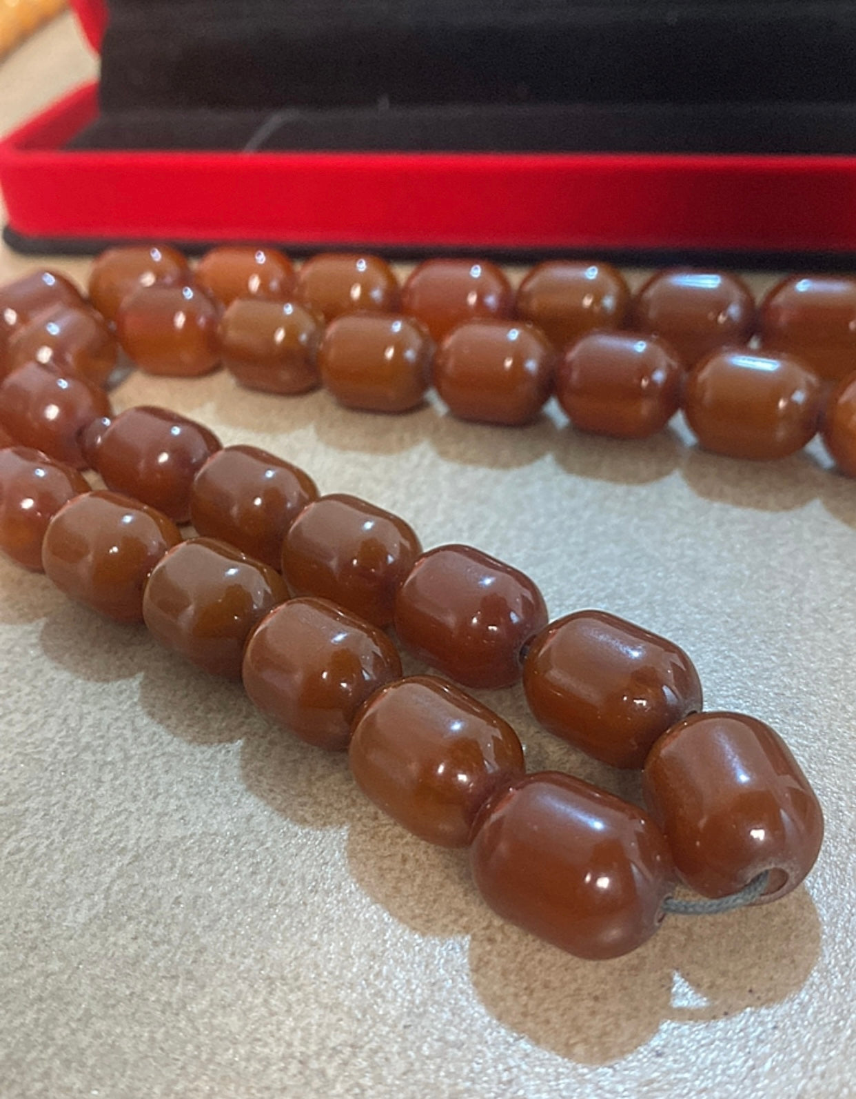 سبحة سندلوس حجر قديم اكثر من 40 سنة s40