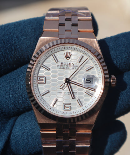 رولكس سكاي دولر ٢٠٢٥ روز جولد مينا ابض- كلين طبق الأصل