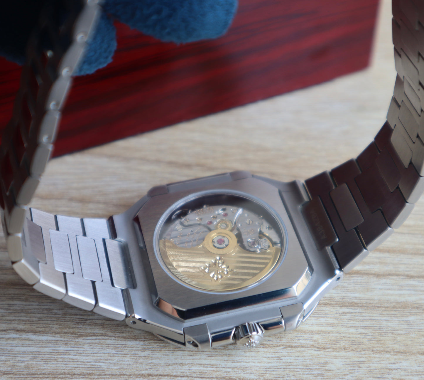 باتيك فيليب كيوبيتوس تيفاني بلو ٢٠٢٤ - الساعة طبق الأصل لا يمكن تميزها عن الأصلي