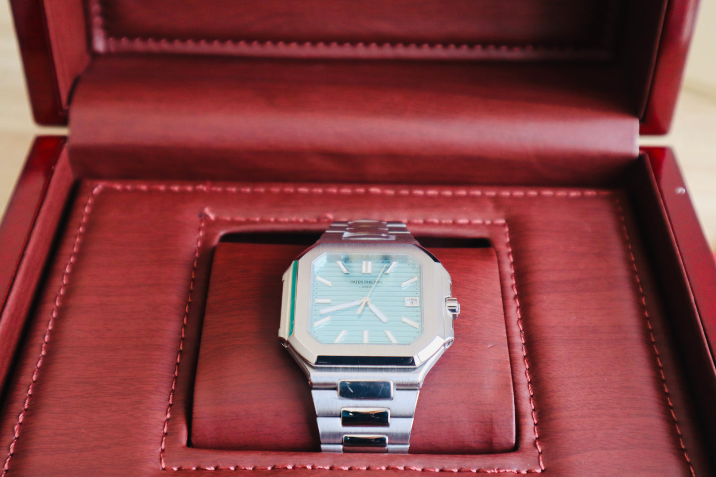 باتيك فيليب كيوبيتوس تيفاني بلو ٢٠٢٤ - الساعة طبق الأصل لا يمكن تميزها عن الأصلي