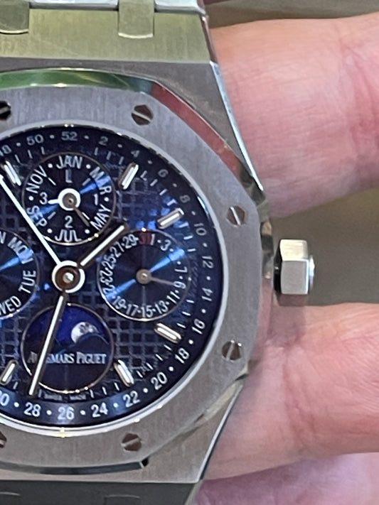 AP RPYAL OAK كلين طبق الاصل بكامل التعقيده قطعه واحده