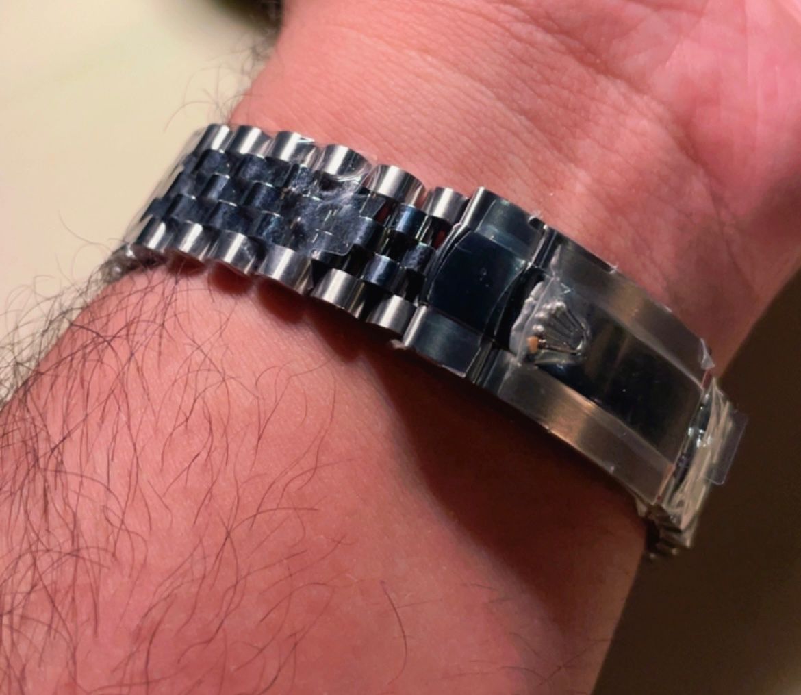 رولكس دايت جست كلين جوبلي ستراب- الساعة الان في عمان - السعر بالاردني ٦٠٠ دينار