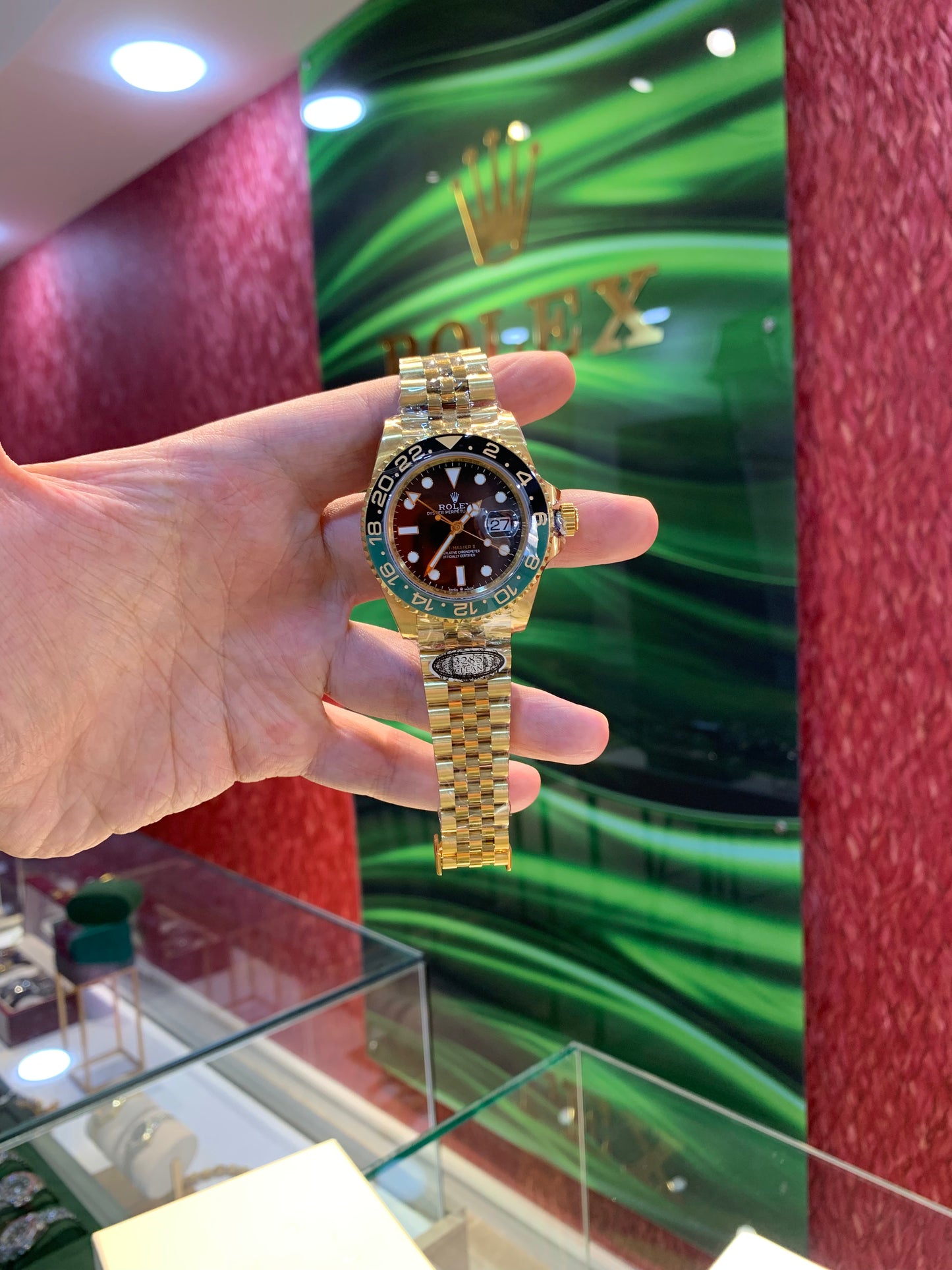 رولكس جي ام تي يالو جولد جوبلي كلين الترا فينيش