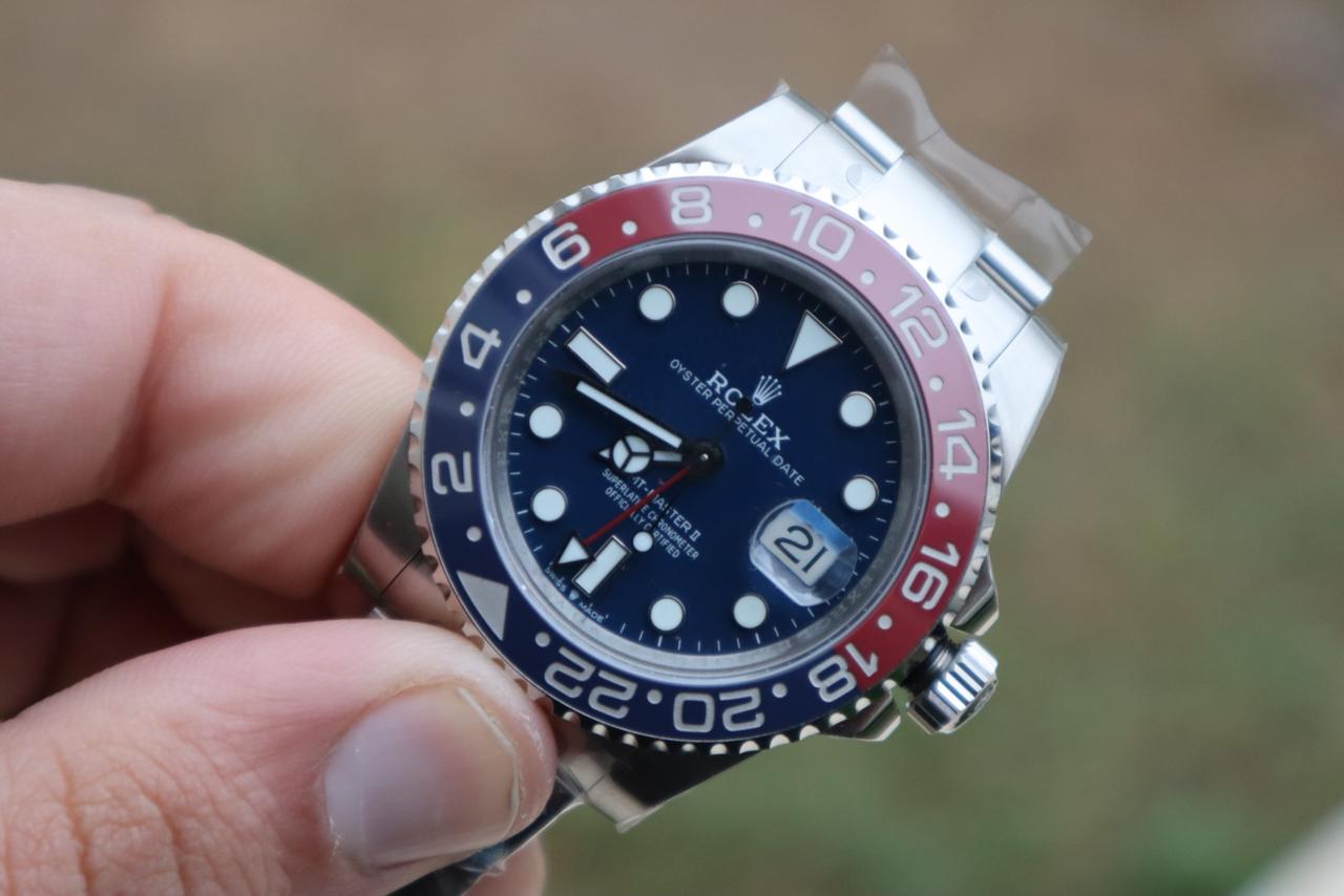 قطعة نادر جداً تلقاها - رولكس ببسي اويستر مينا نيلي كلين