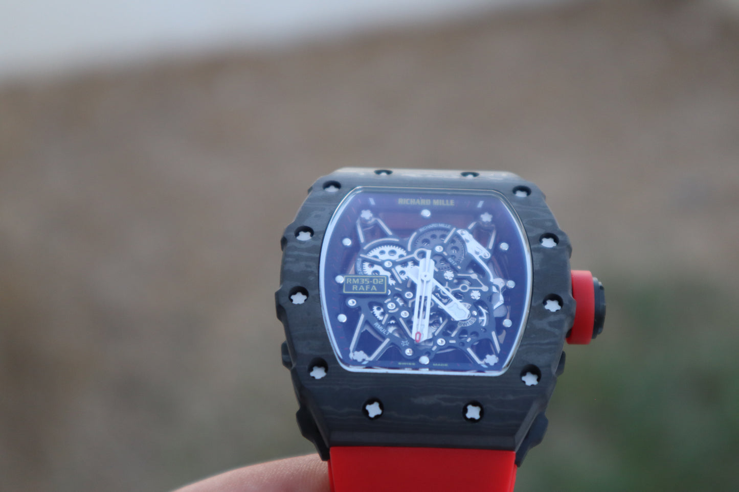 RM 35-02 RAFA - ريتشارد ميل اصدار ليميتد رافايل مادال ستراب احمر (السعر بالاردني 550 دينار واصلة لعمان)