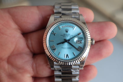 رولكس داي ديت بلاتينيم مينا ايس بلو - الساعة مطابقة بشكل مو طبيعي  (السعر بالاردني 2000 دينار واصلة لعمان)