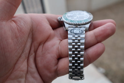 رولكس جي ام تي سبرايت - اصدار كراون على اليسار - كلين طبق الأصل