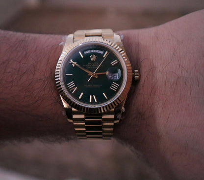 رولكس داي ديت يالو جولد ارقام روماني - الساعة كلين - مطابقة للاصلية - اللون طلاء عيار ١٨