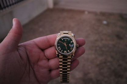 رولكس داي ديت يالو جولد ارقام روماني - الساعة كلين - مطابقة للاصلية - اللون طلاء عيار ١٨