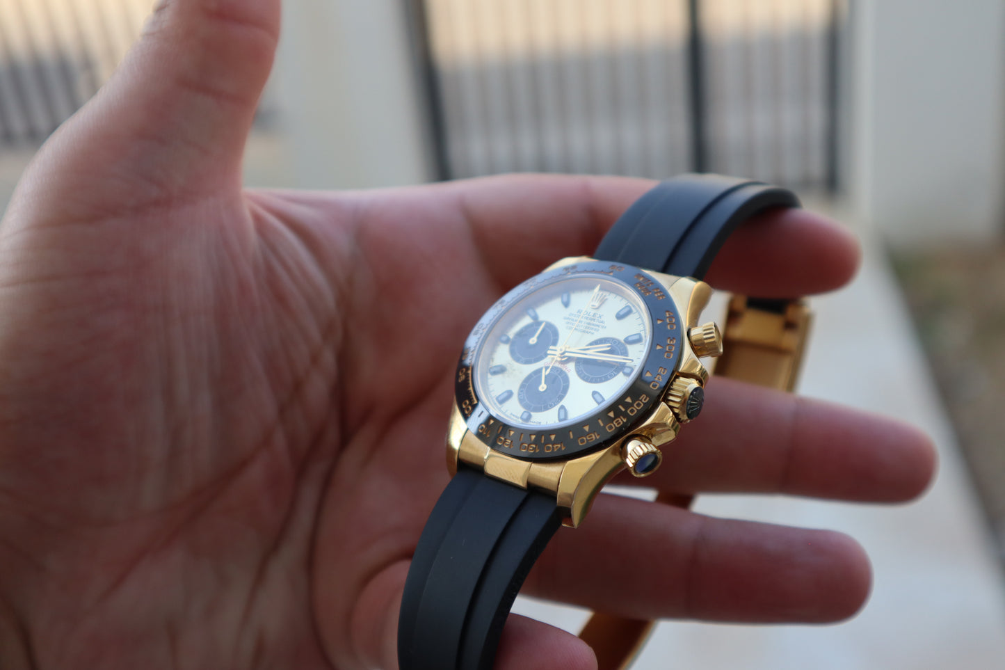 رولكس دايتونا بيكاتشو مينا ذهبي- الترا ماتش كلين