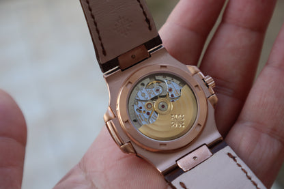 باتيك فيليب نوتلس ليثر ستراب بني- الترا ماتش طبق الأصل (حبة واحدة بالعراق)