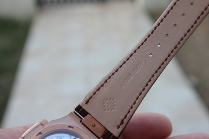 باتيك فيليب نوتلس ليثر ستراب بني- الترا ماتش طبق الأصل (حبة واحدة بالعراق)