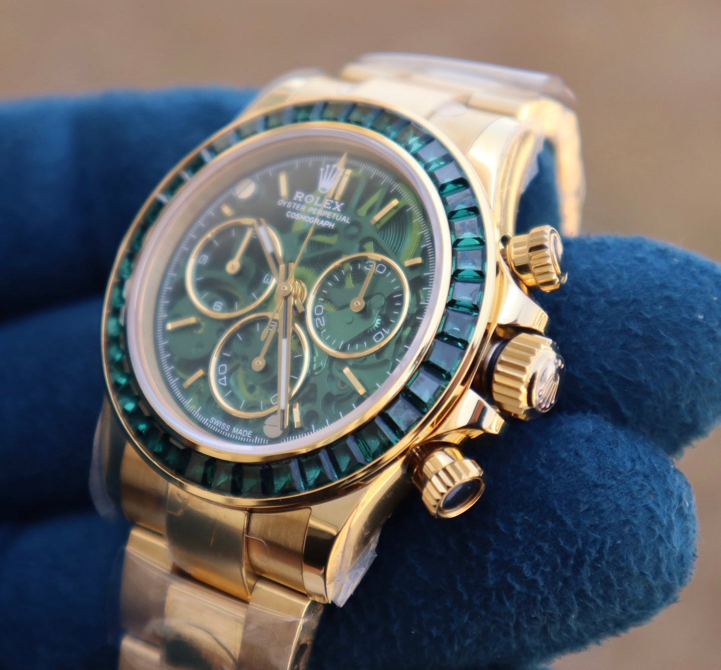 Rolex Daytona Yellow Gold Ruby - رولكس دايتونا ذهب اصفر ياقوت اخضر طبق الأصل ماكينة سويسري نادرة جداً