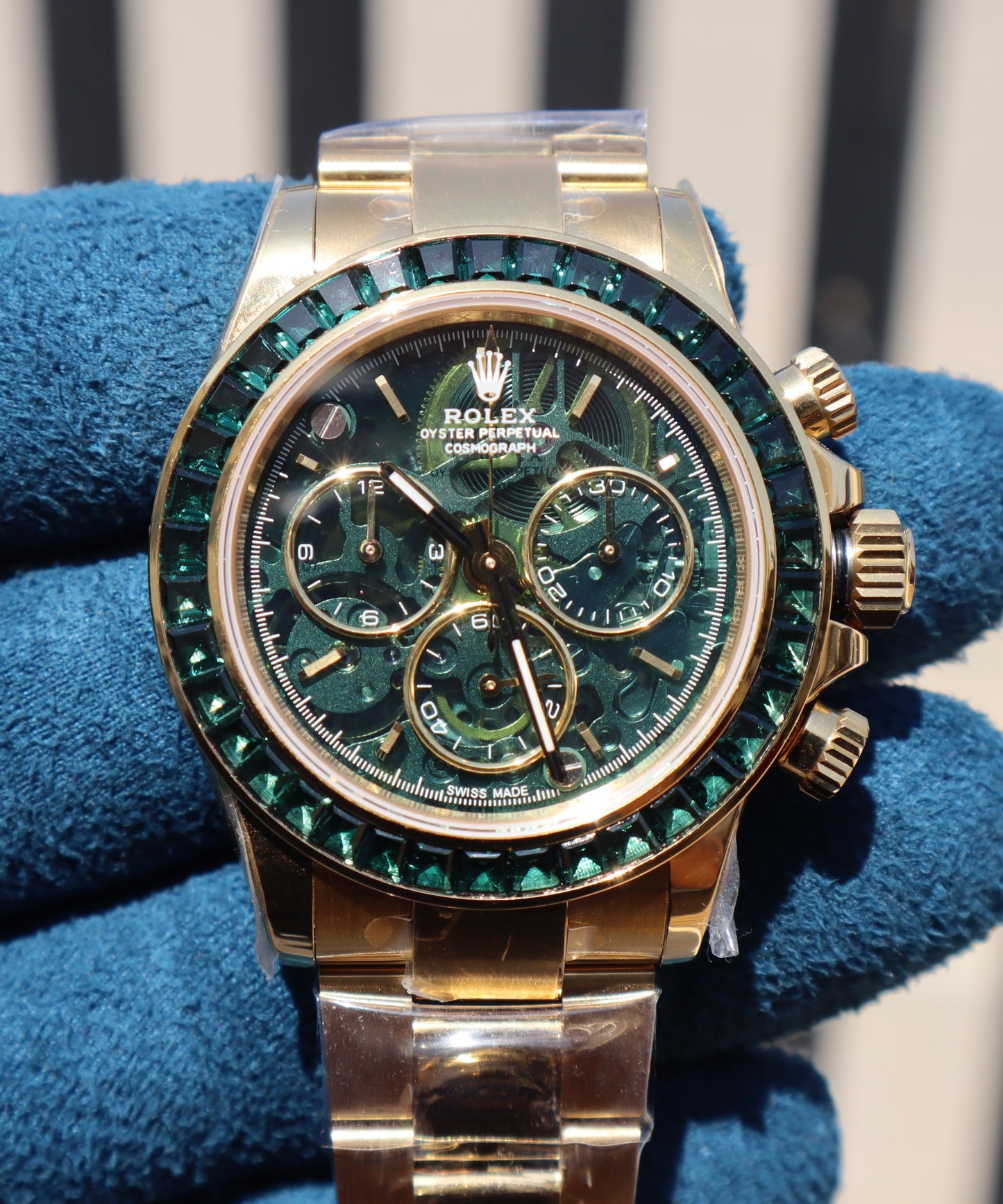 Rolex Daytona Yellow Gold Ruby - رولكس دايتونا ذهب اصفر ياقوت اخضر طبق الأصل ماكينة سويسري نادرة جداً