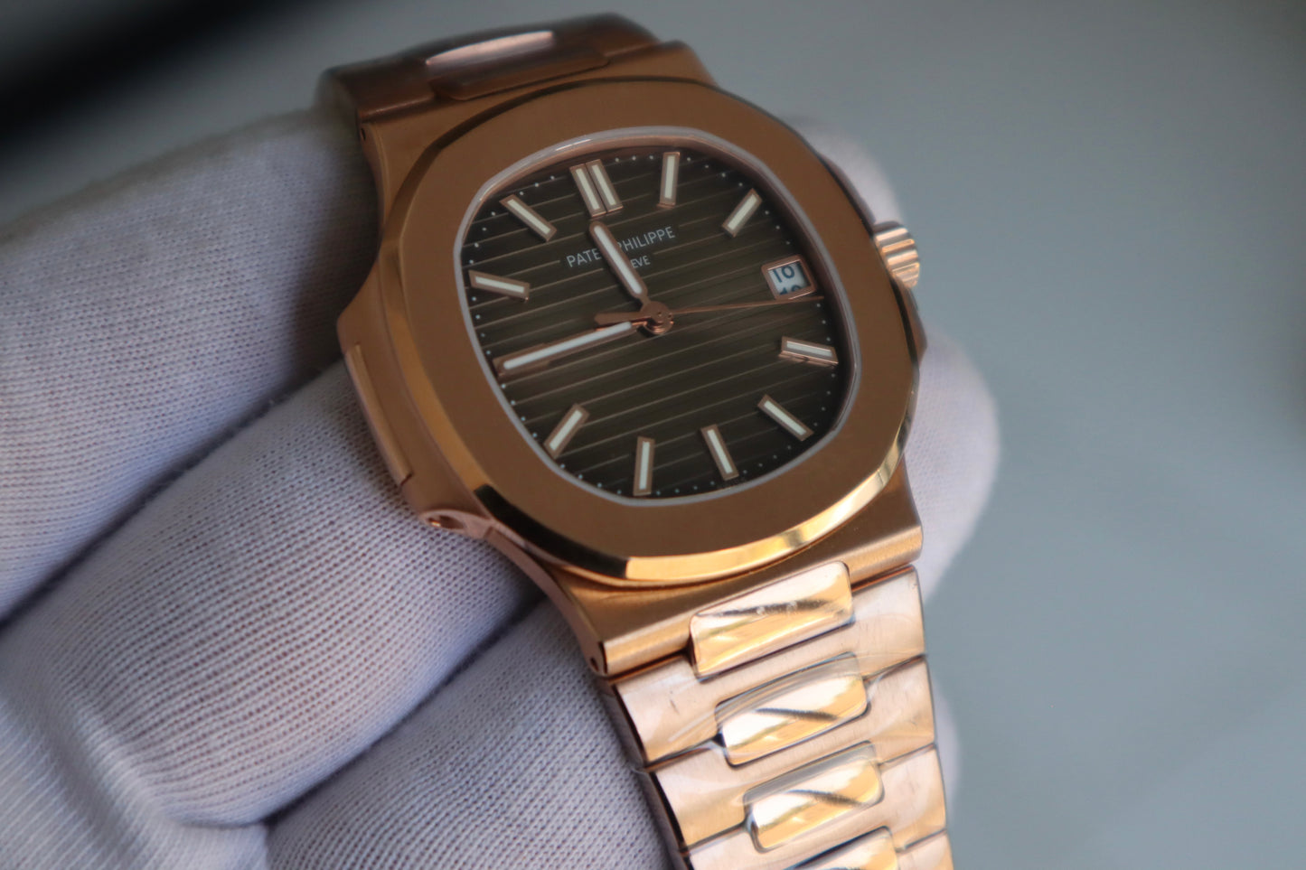 PATEK Philippe  Nautilus Rose Gold Clean - نوتيلس فول روزجولد كلين حبة واحدة