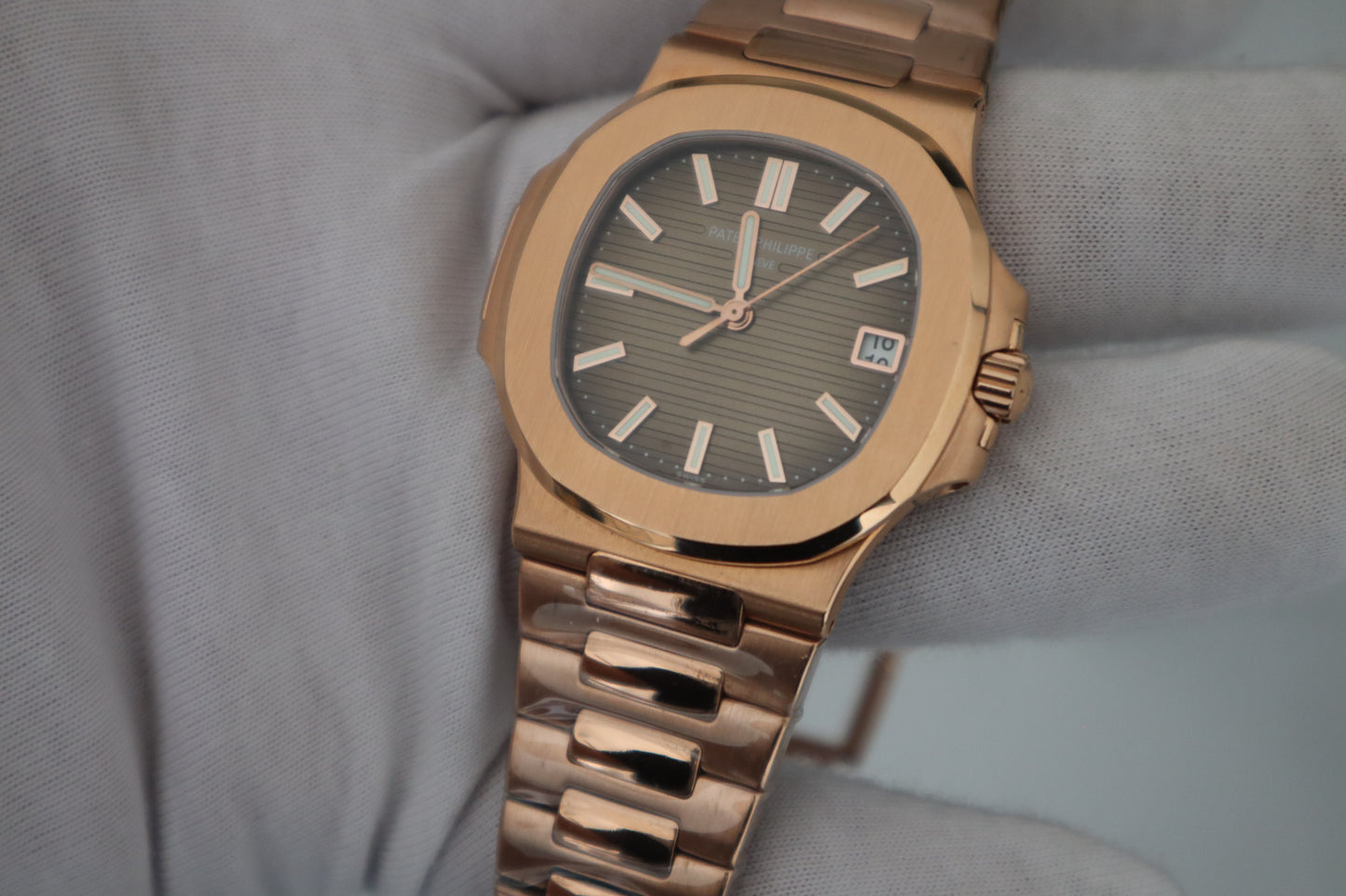 PATEK Philippe  Nautilus Rose Gold Clean - نوتيلس فول روزجولد كلين حبة واحدة