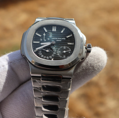PATEK Philippe  Nautilus 5712 -  مستعملة لمدة اسبوع) - نوتيلس ستانلس كلين حبة واحدة)