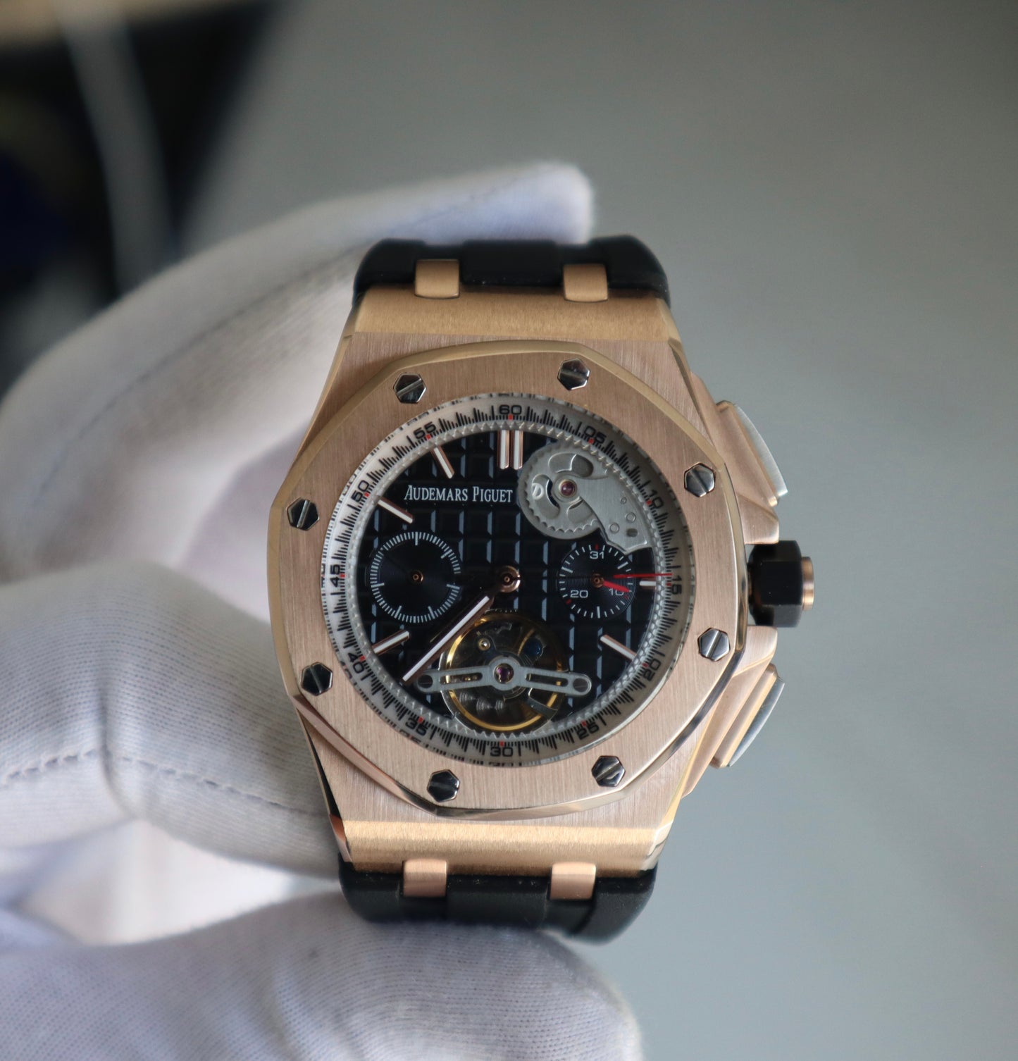 AP ROYAL OAK OFFSHORE- اوديمارس اوف شور كرونوجراف  قطعة واحدة اصدار نادر طبق الأصل