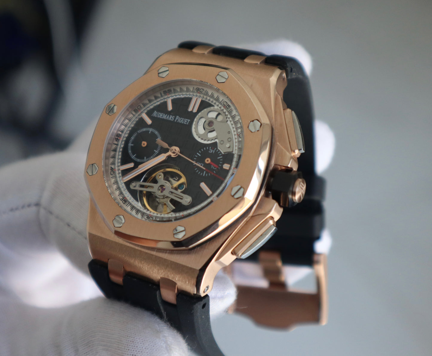 AP ROYAL OAK OFFSHORE- اوديمارس اوف شور كرونوجراف  قطعة واحدة اصدار نادر طبق الأصل