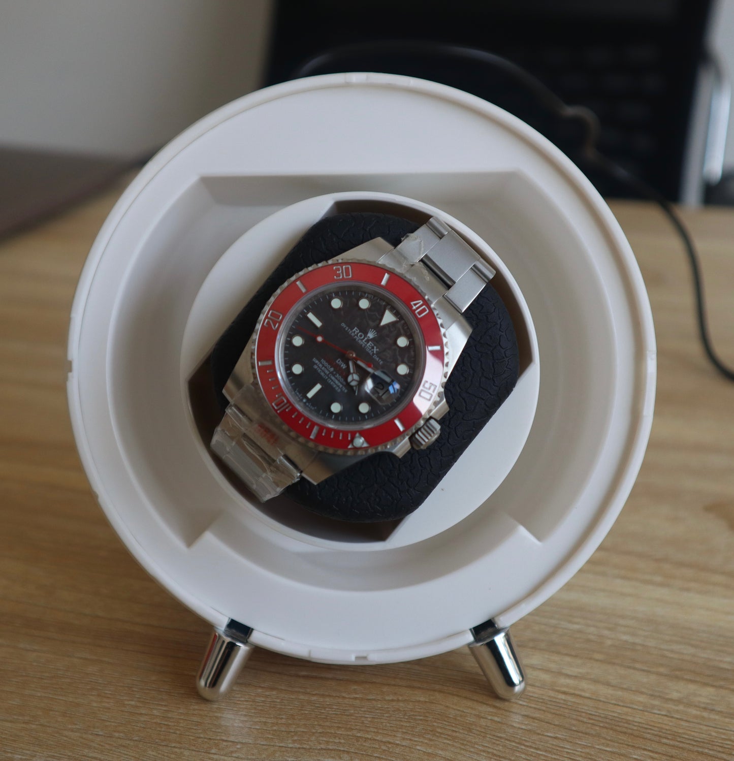 رولكس سابمارينر كلين + جهاز ويندر ء+ حافظة السفر  - اصدار خاص ماكينة سويسري