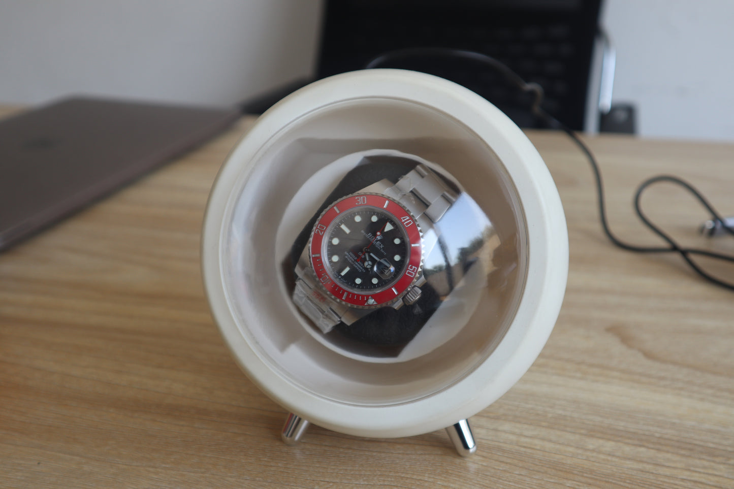 رولكس سابمارينر كلين + جهاز ويندر ء+ حافظة السفر  - اصدار خاص ماكينة سويسري