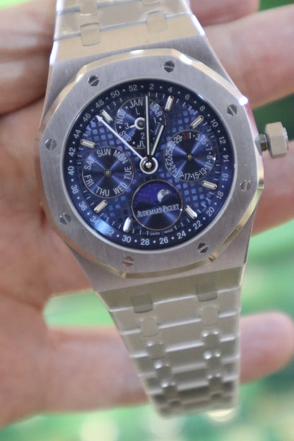 AP RPYAL OAK كلين طبق الاصل بكامل التعقيده قطعه واحده