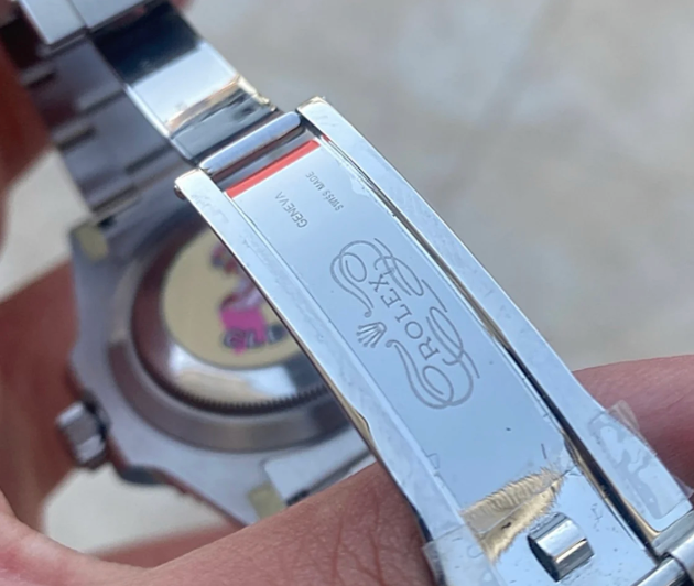 رولكس ستار باكس من الداخل اسود او رولكس هالك من الداخل اخضر ، كلين طبق الاصل شباب