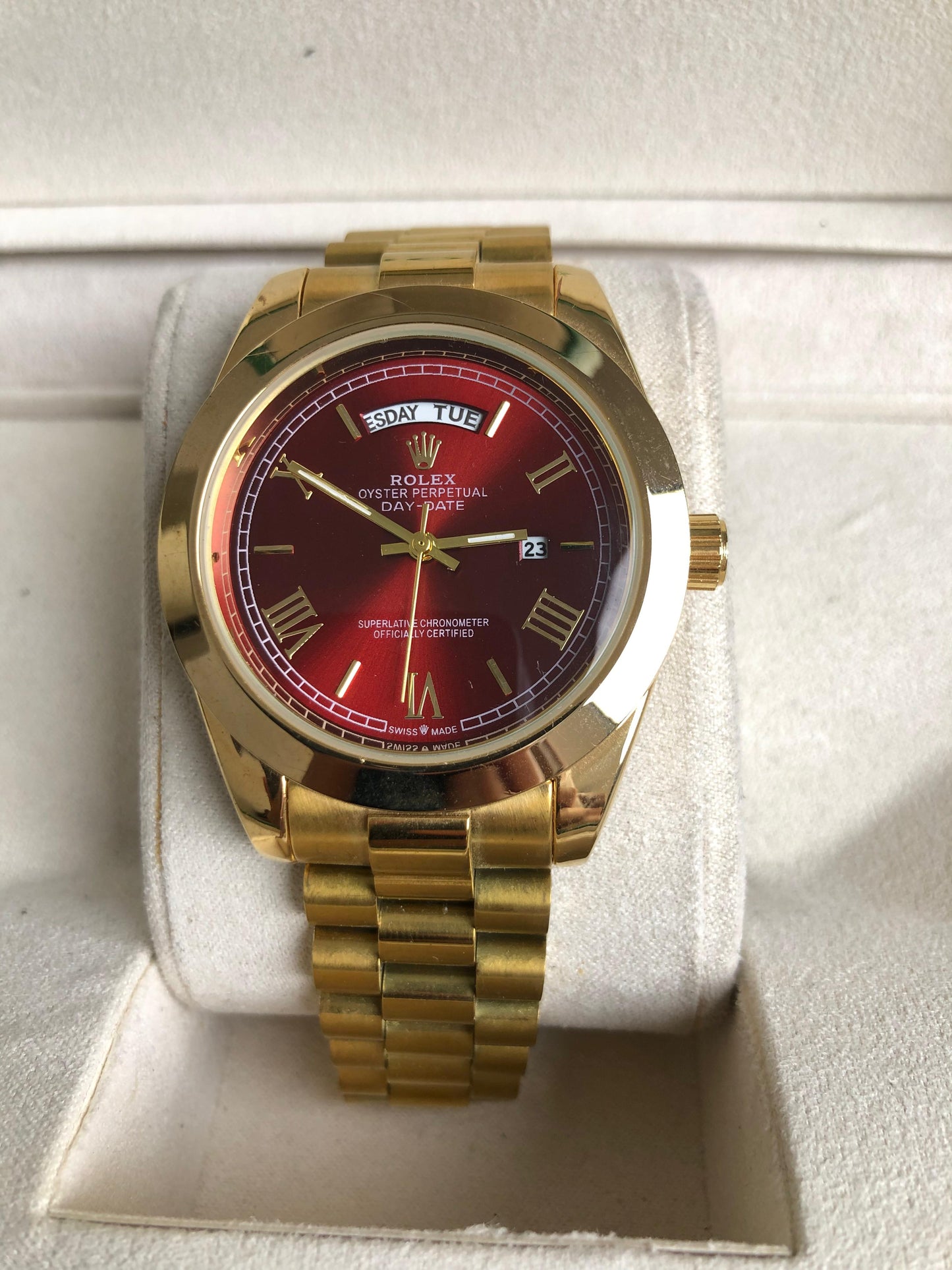 ROLEX WATCH : ساعة رولكس داي ديت احمر ذهبي