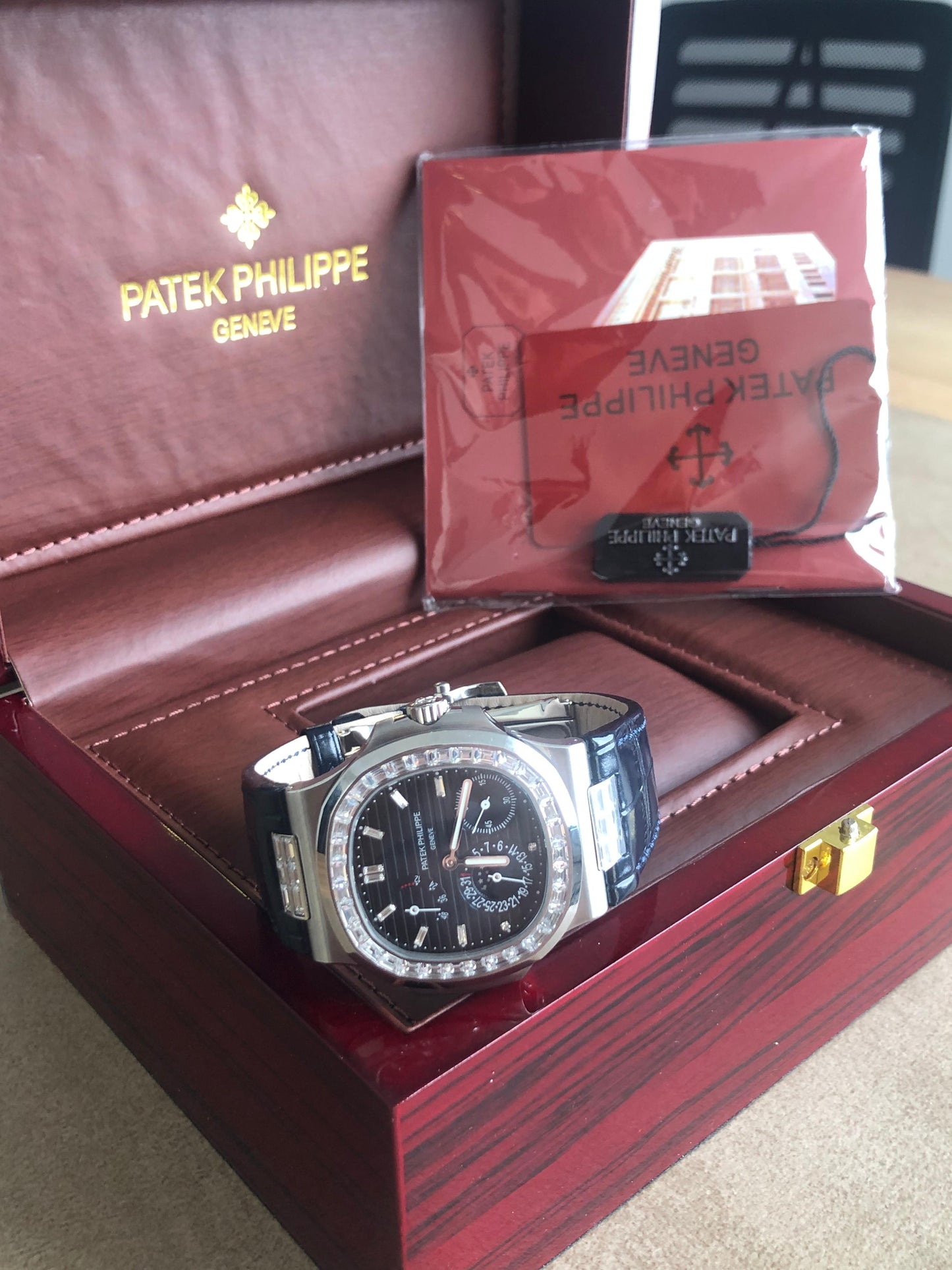 Patek Philippe Nautilus 5712/1R - تطابق ١٠٠٪؜ ماكينة سويسري باتيك فيليب نوتليس كلين قطعه واحده