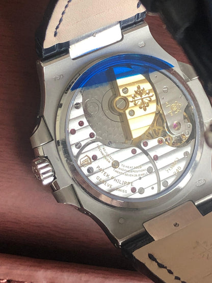 Patek Philippe Nautilus 5712/1R - تطابق ١٠٠٪؜ ماكينة سويسري باتيك فيليب نوتليس كلين قطعه واحده