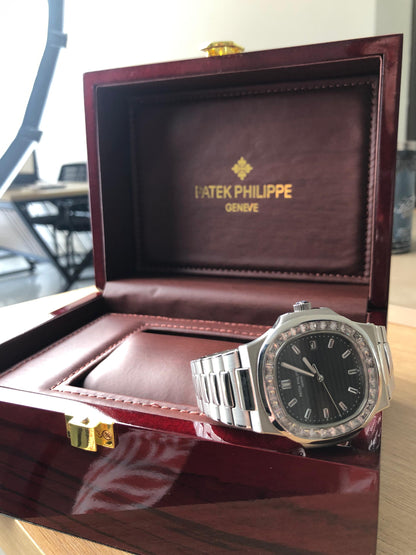 Patek Philippe Nautilus 5711/1A - تطابق ١٠٠٪؜ ماكينة سويسري باتيك فيليب نوتليس كلين قطعه واحده