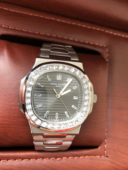 Patek Philippe Nautilus 5711/1A - تطابق ١٠٠٪؜ ماكينة سويسري باتيك فيليب نوتليس كلين قطعه واحده