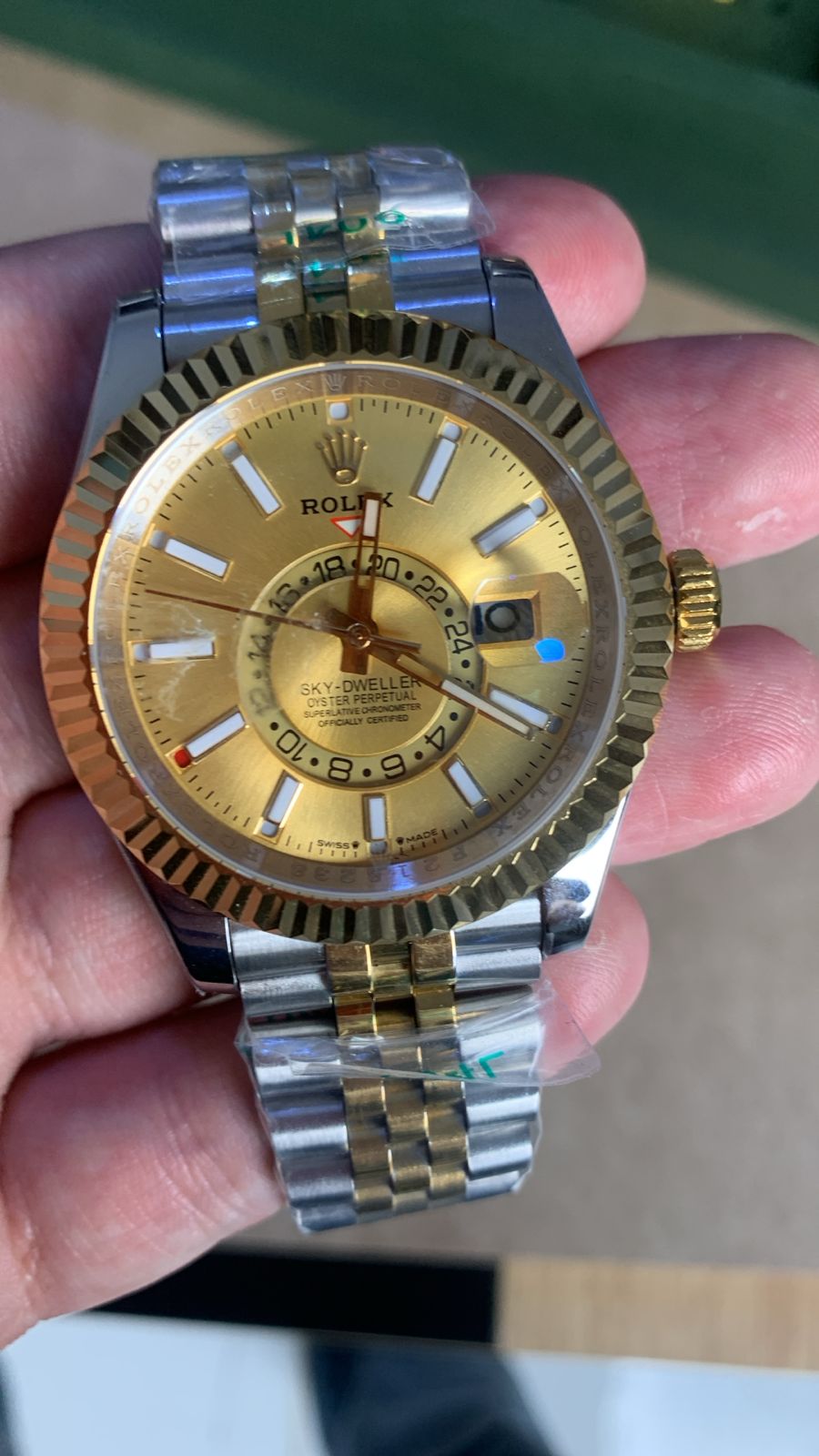 السعر بالدينار الاردني 350 دينار - رولكس سكاي دولر -  قطعه واحده