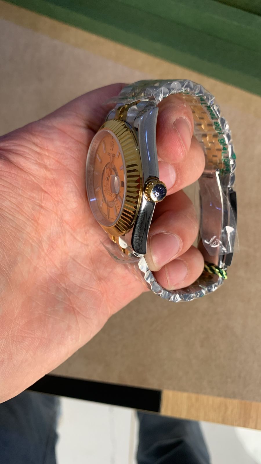 السعر بالدينار الاردني 350 دينار - رولكس سكاي دولر -  قطعه واحده