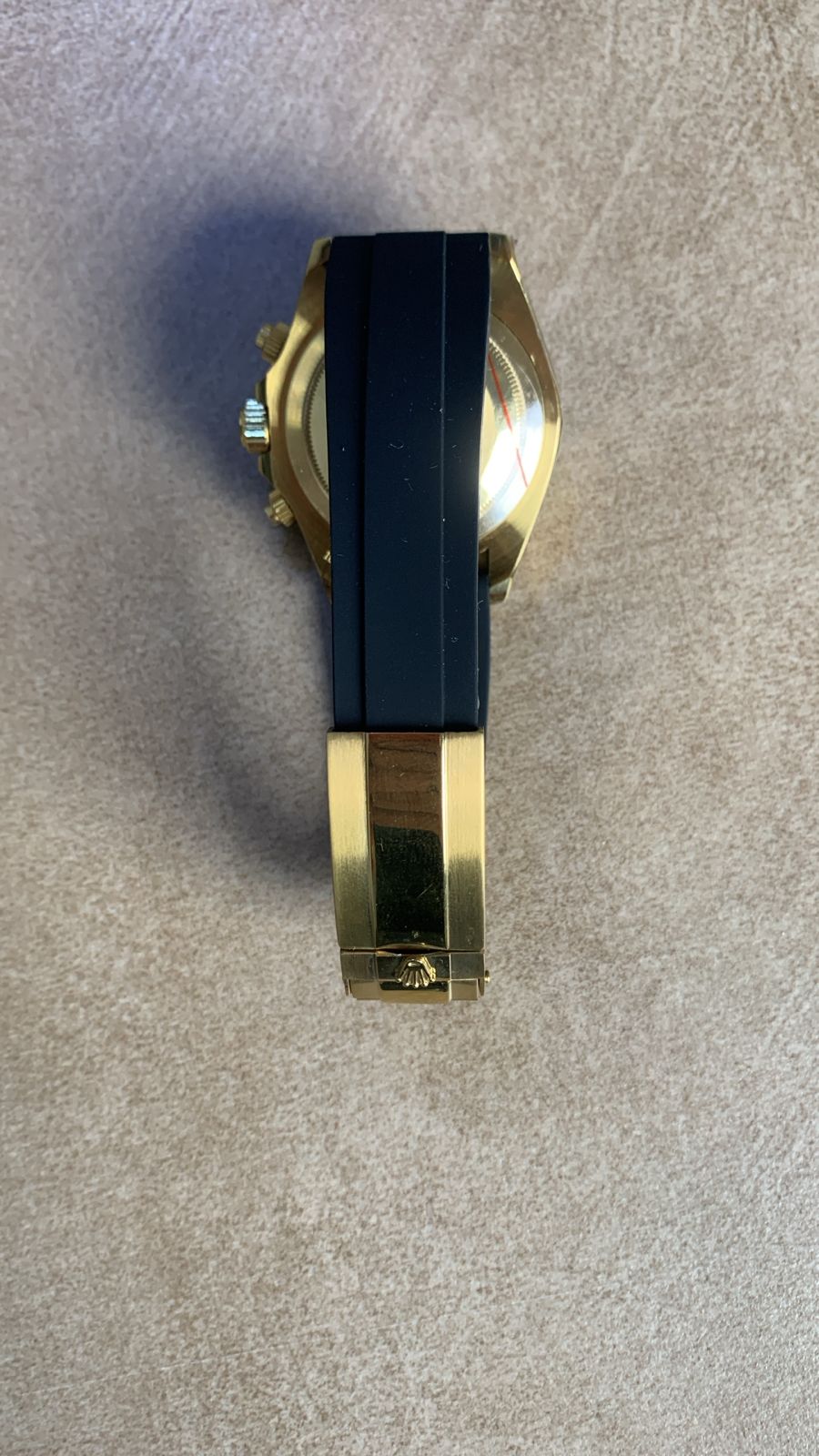 السعر بالدينار الاردني 350 دينار - رولكس دايتونا ربر بيكاتشو-  قطعه واحده