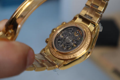 Rolex Daytona Green Ruby 40 mm  -قطعة كلين طبق الأصل ماكيمة سويسري طبق الأصل متوفر حبة واحدة في كل العراق