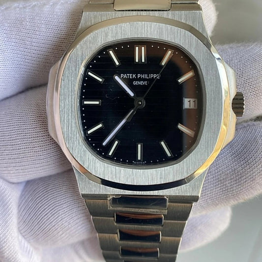 PATEK Philippe nautilus (باتيك فيليب نوتلس طبق الأصل حبة واحدة مستعملة بحالة الجديد  )