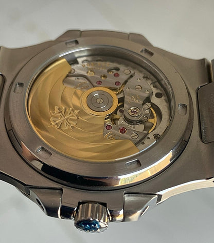 PATEK Philippe nautilus (باتيك فيليب نوتلس طبق الأصل حبة واحدة مستعملة بحالة الجديد  )