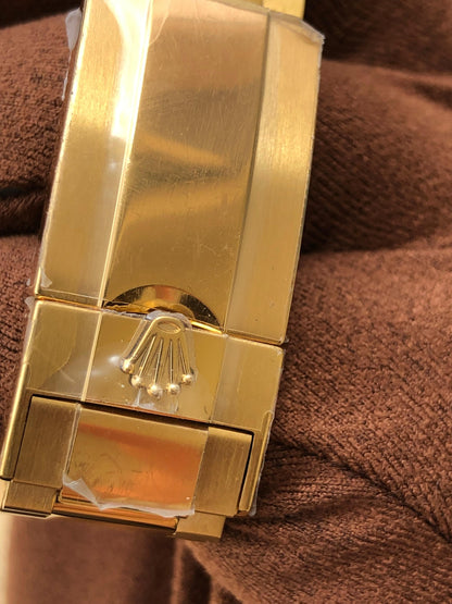 40 mm رولكس دايتونا ذهب أصفر بقرص أسود وسناتر بيضاء