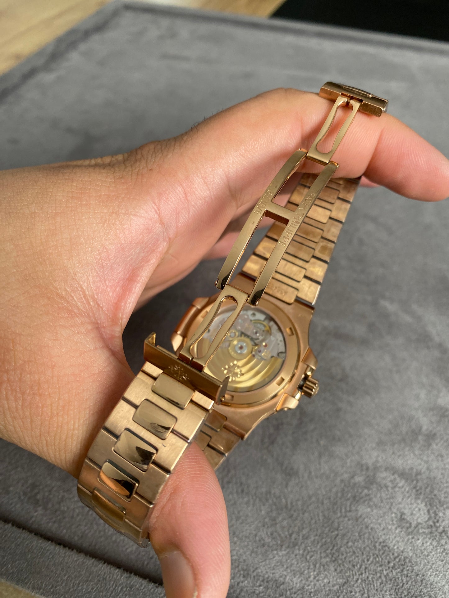 PATEK PHILIPPE 5711 Rose gold- clean  السعر مليون